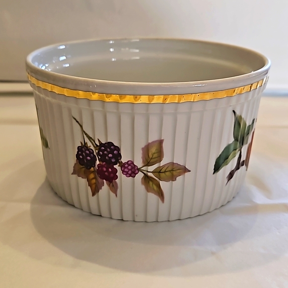 51/2" (size 3) Souffle dish - Evesham Gold by Royal Worcester. - Picture 2 of 6